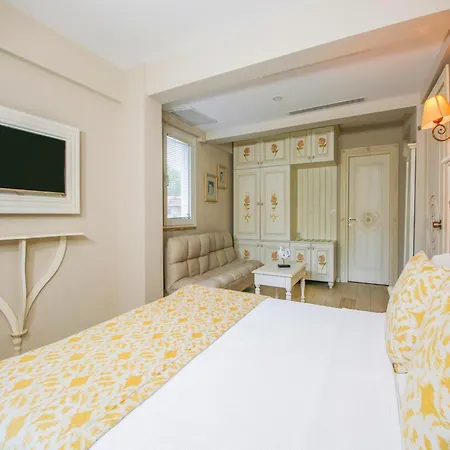 Hotel Joya Del Mar 4*