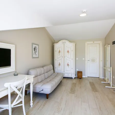 Hotel Joya Del Mar 4*